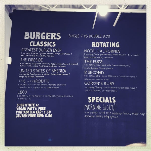 8/4/2016에 Maggie O.님이 Honest Abe&#39;s Burgers &amp; Freedom에서 찍은 사진