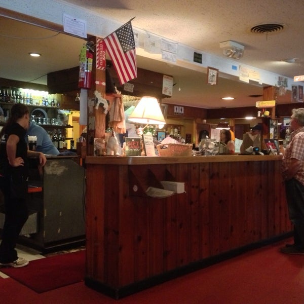 5/27/2013にMaggie O.がLee&#39;s Chicken Restaurantで撮った写真