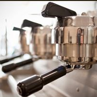 4/1/2014 tarihinde Neveux Artisan Creamery &amp; Espresso Barziyaretçi tarafından Neveux Artisan Creamery &amp; Espresso Bar'de çekilen fotoğraf
