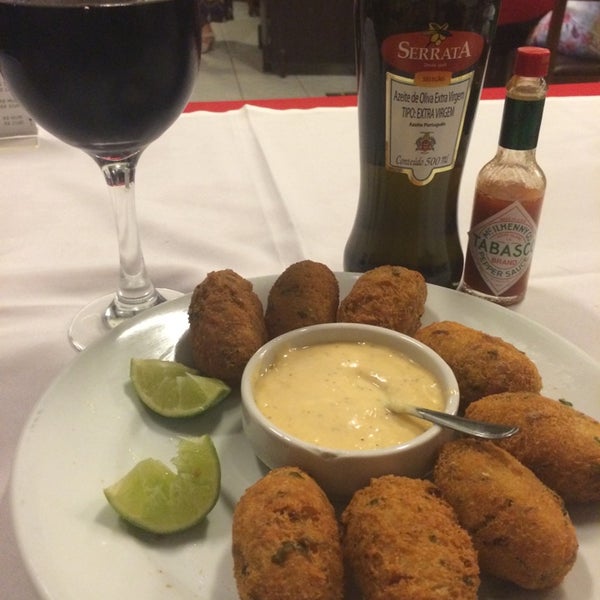 9/28/2014 tarihinde Márcia B.ziyaretçi tarafından Obelisque Restaurante Bar'de çekilen fotoğraf
