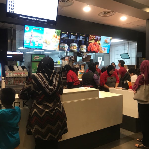 Mcdonald S Desa Latania
