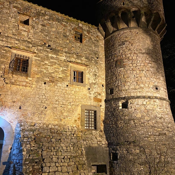 Foto diambil di Castello di Meleto oleh Marco M. pada 12/19/2019