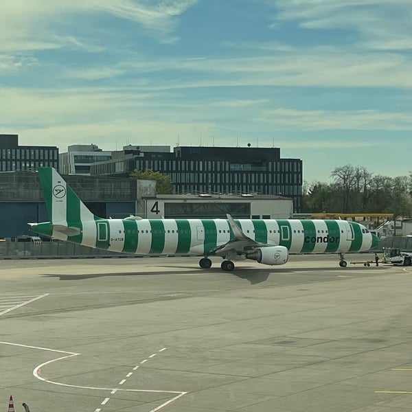 4/6/2024 tarihinde Dmitry N.ziyaretçi tarafından Düsseldorf Havalimanı (DUS)'de çekilen fotoğraf