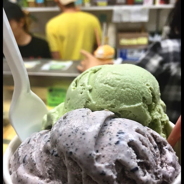 Photo taken at The Original Chinatown Ice Cream Factory by O K. on 7/31/2016