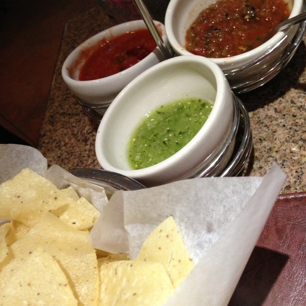 Foto diambil di Abuelo&#39;s Mexican Restaurant oleh Lee E. pada 2/3/2013