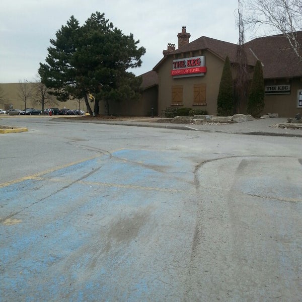 The Keg Steakhouse + Bar Oshawa Oshawa에서 음식점일