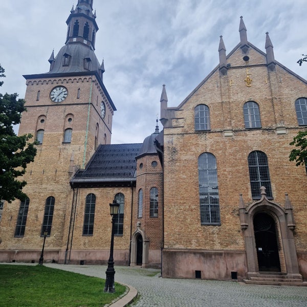 oslo-domkirke-sentrum-karl-johans-gate-11