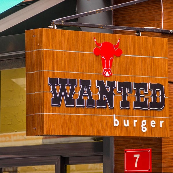 Das Foto wurde bei Wanted Burger von Wanted Burger am 10/27/2014 aufgenommen