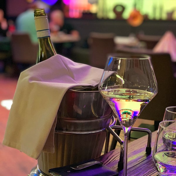 Foto diambil di GREAT Club &amp; Restaurant oleh carlos f. pada 1/4/2019