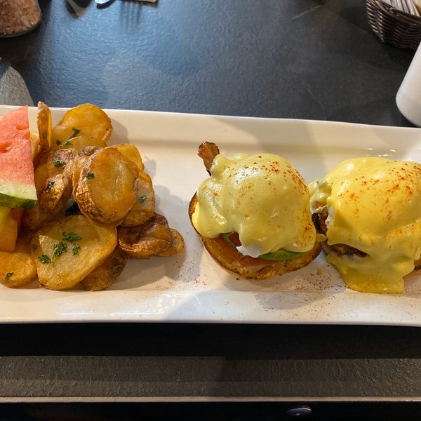 Photo taken at Eggspectation by Frank A. on 10/18/2019