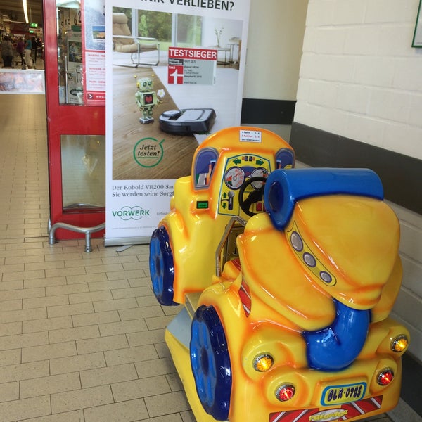 Foto tomada en Kaufland  por Sebastian R. el 6/26/2015