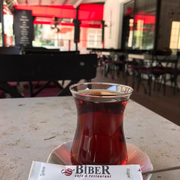 รูปภาพถ่ายที่ Biber Cafe &amp; Restaurant โดย Caner A. เมื่อ 7/11/2019