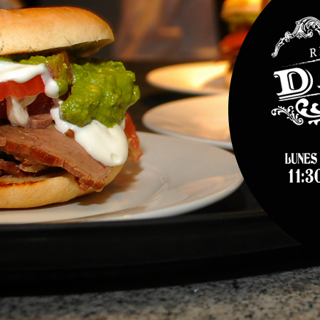 รูปภาพถ่ายที่ Danés Bar &amp; Restaurant โดย Danés Bar &amp; Restaurant เมื่อ 4/3/2014