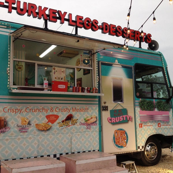 Photo taken at Crispy Haüs Food Truck by Ricardo G. on 6/1/2015