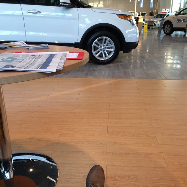 4/13/2014にOlga Z.がFAVORIT MOTORS Fordで撮った写真