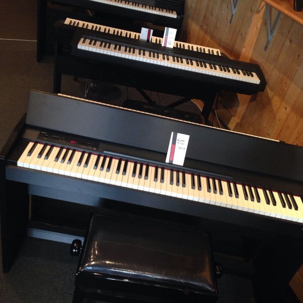 5 great pianos, available for testing. I can give simple demos so you can hear the difference in sound and quality