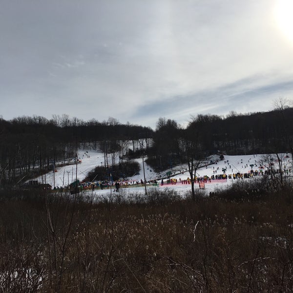 รูปภาพถ่ายที่ Shawnee Mountain Ski Area โดย Ron L. เมื่อ 12/31/2016