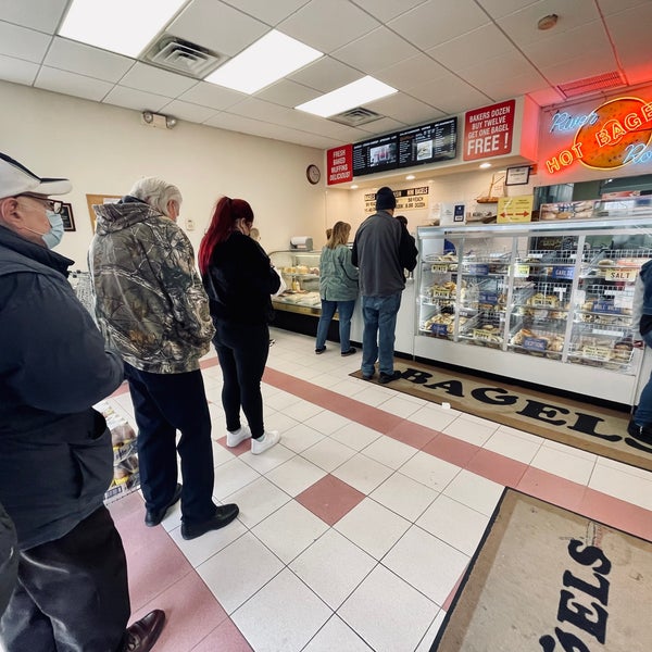 River Road Hot Bagels Bagel Shop in Fair Lawn