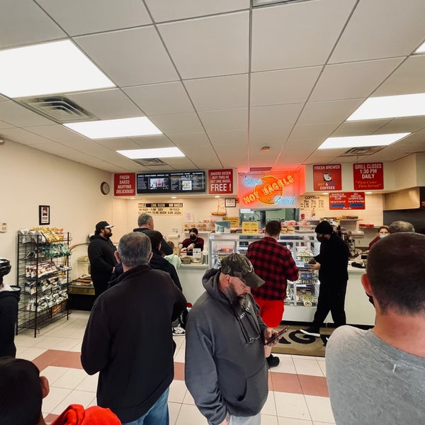 River Road Hot Bagels Bagel Shop in Fair Lawn