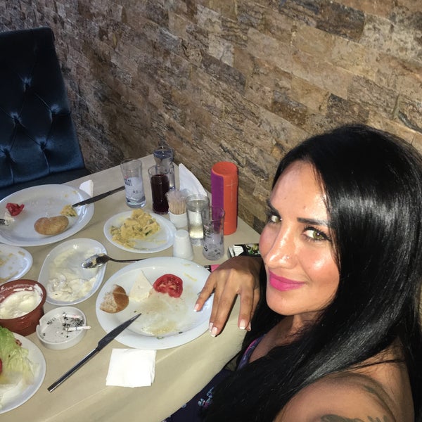 รูปภาพถ่ายที่ Vokalist Restaurant โดย Zübeyde Ş. เมื่อ 7/5/2017