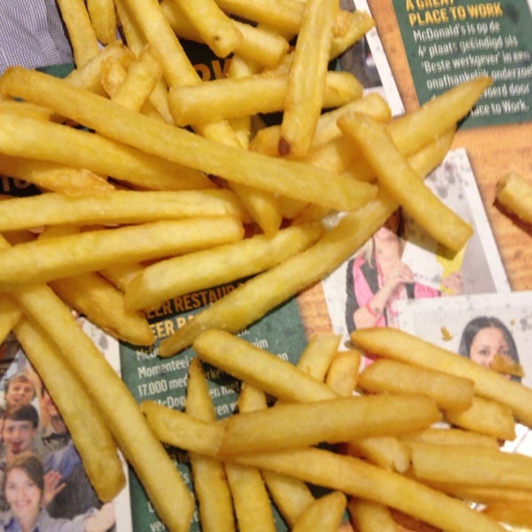 รูปภาพถ่ายที่ McDonald&#39;s โดย Ad V. เมื่อ 2/8/2014