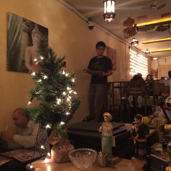12/13/2014 tarihinde Ad V.ziyaretçi tarafından Jasmine Thai Cuisine'de çekilen fotoğraf