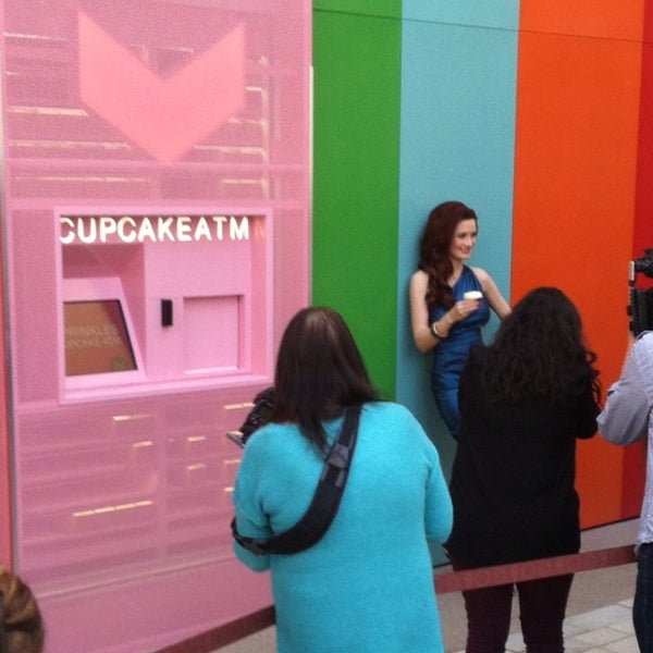 Sprinkles Cupcakes & Ice Cream (Now Closed) Cupcake Shop in Las Vegas