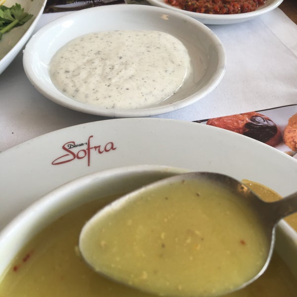 Foto scattata a Divan-ı Sofra Restaurant da Murat ✏ B. il 10/11/2019