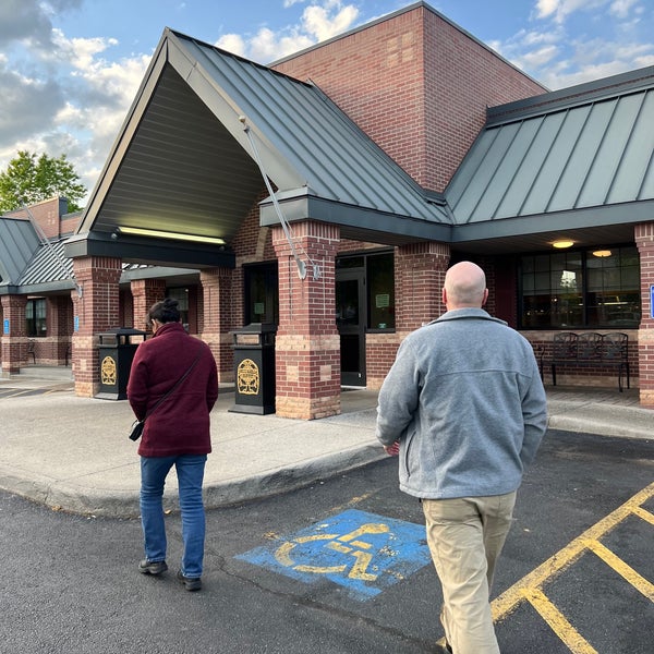 Wood Grill Buffet Charlottesville'de Amerikan Restoranı