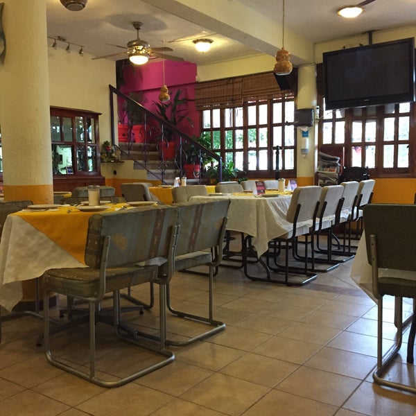 6/1/2015 tarihinde Jaime R.ziyaretçi tarafından La Calle Restaurante'de çekilen fotoğraf