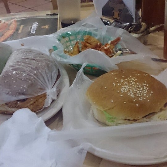 7/4/2014 tarihinde Katee G.ziyaretçi tarafından Mataor Restaurante Metepec'de çekilen fotoğraf