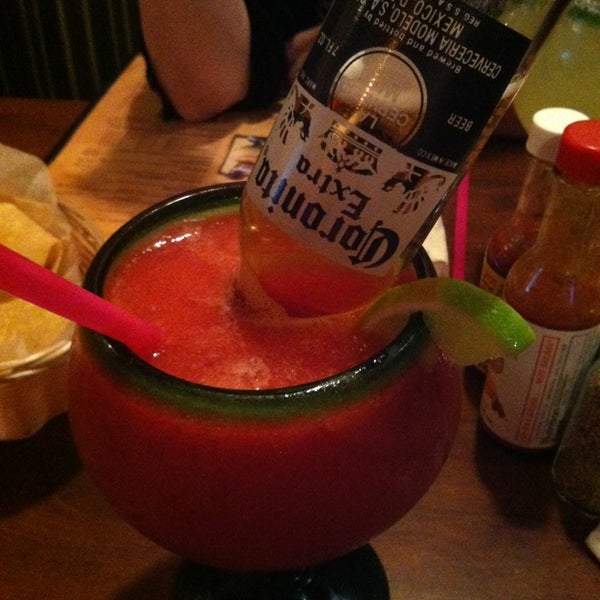 Foto tirada no(a) Mr. Tequila Mexican Restaurant por Heather B. em 2/12/2013