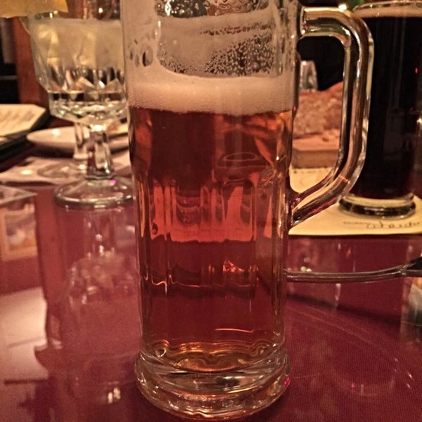 11/16/2014にBrian L.がVillage Tavern Restaurant &amp; Innで撮った写真