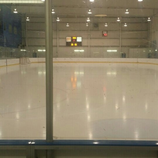 Photo taken at Mastercard Centre For Hockey Excellence by Michael J. on 9/5/2015