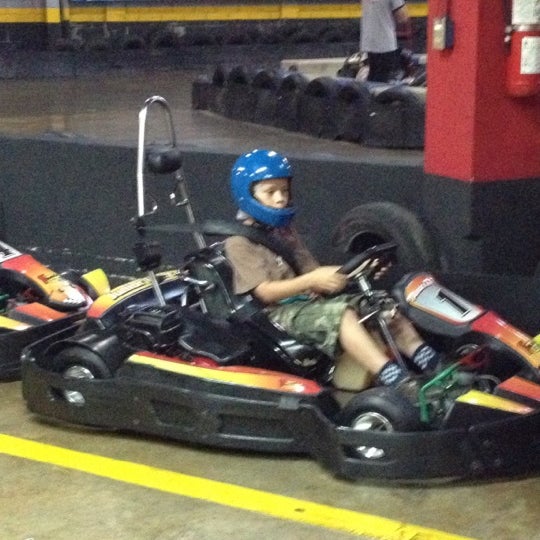 Foto tirada no(a) Formula Kart Indoor por Alberto J. em 12/9/2012