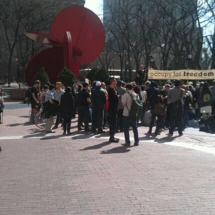 Снимок сделан в Occupy Wall Street пользователем Theresa K. 3/20/2012