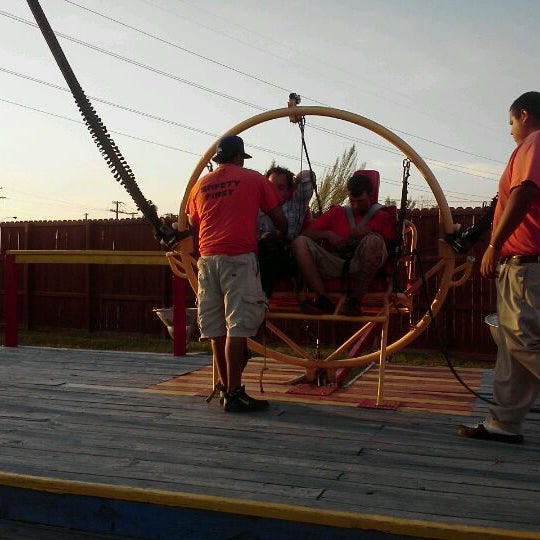 3/28/2012 tarihinde Logan S.ziyaretçi tarafından Zero Gravity Thrill Amusement Park'de çekilen fotoğraf