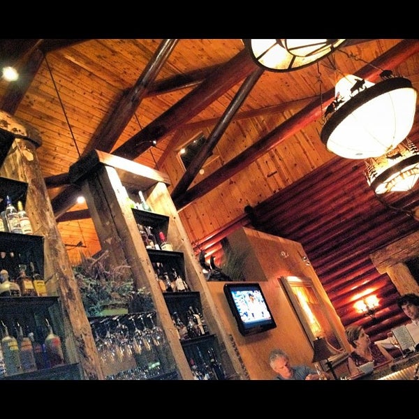 รูปภาพถ่ายที่ Rustic Inn Creekside Resort &amp; Spa at Jackson Hole โดย Shawn B. เมื่อ 8/14/2012