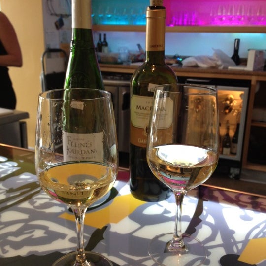 Alameda Wine Co. Wine Bar in East End