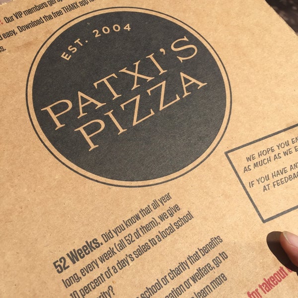 รูปภาพถ่ายที่ Patxi’s Pizza โดย Casey S. เมื่อ 9/5/2016