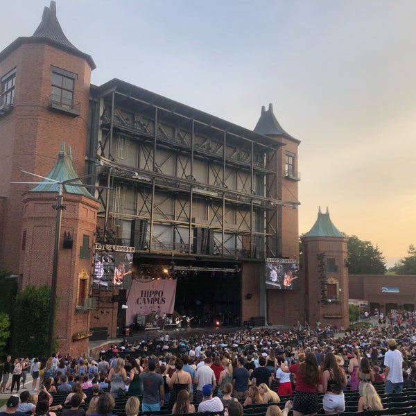 Foto tirada no(a) Starlight Theatre por Zach H. em 7/7/2019