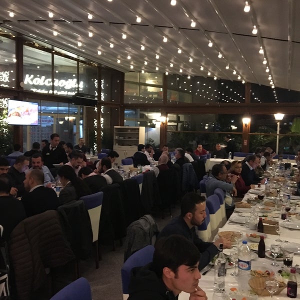 รูปภาพถ่ายที่ Kolcuoğlu Restaurant โดย ❤✌Tslm ❤✌ Y. เมื่อ 2/4/2018