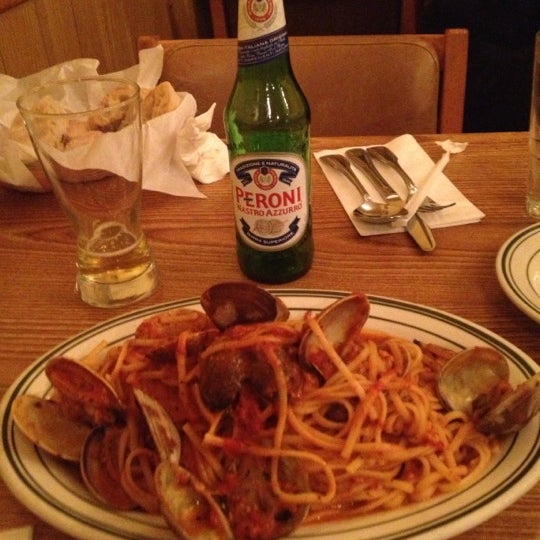 Das Foto wurde bei Alejo&#39;s Presto Trattoria Italian Restaurant von FW1SHINE .. am 10/27/2012 aufgenommen