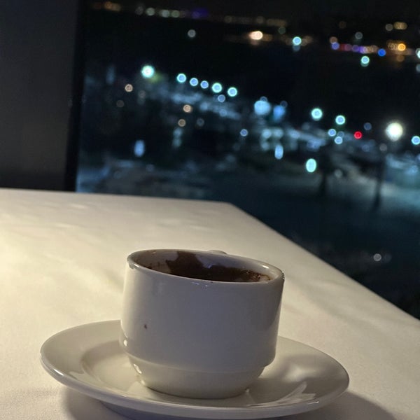 8/5/2023 tarihinde Zeynep T.ziyaretçi tarafından Ouzo Roof Restaurant'de çekilen fotoğraf