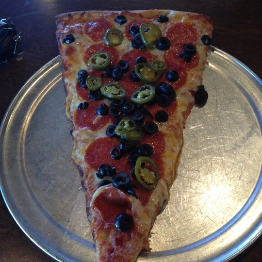 10/17/2012にMegan B.がRusso&#39;s New York Pizzeriaで撮った写真