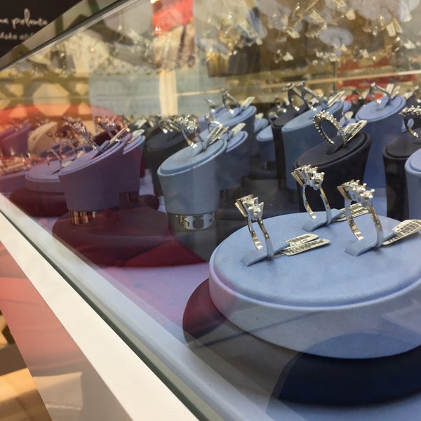 photos at eyimli sarraf 1 tip