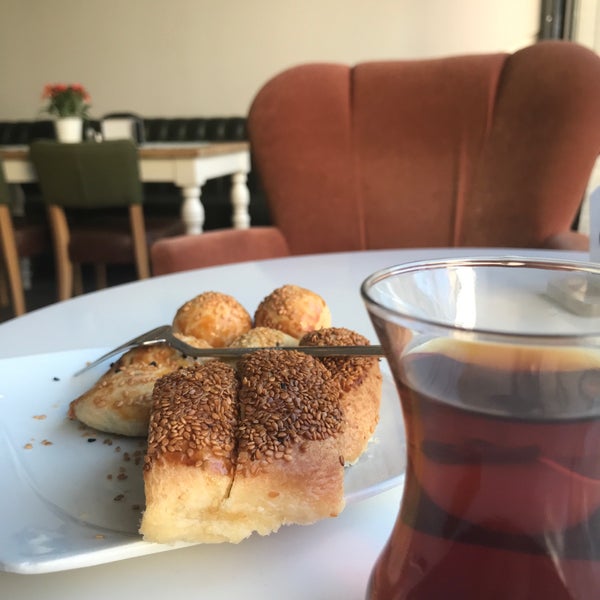 Photo taken at Meydani Cafe &amp; Pastane by Fırat A. on 3/10/2019