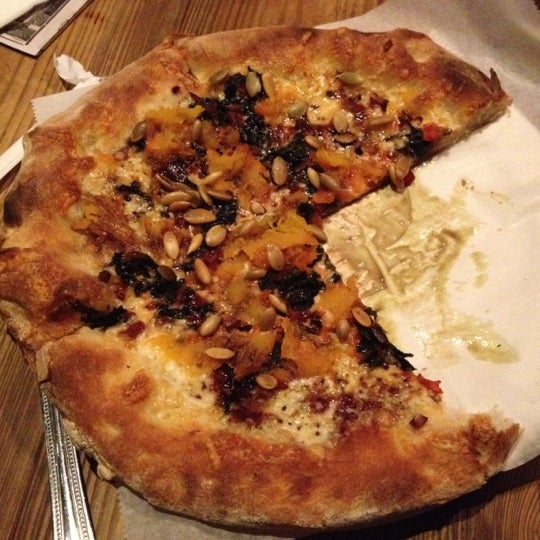 12/6/2012にBabette P.がPitfire Pizzaで撮った写真