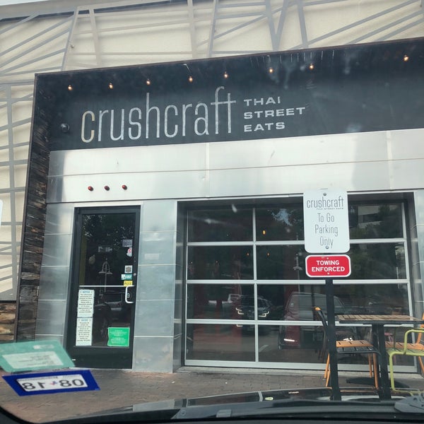 Foto tirada no(a) Crushcraft Thai Street Eats por K F. em 8/11/2018