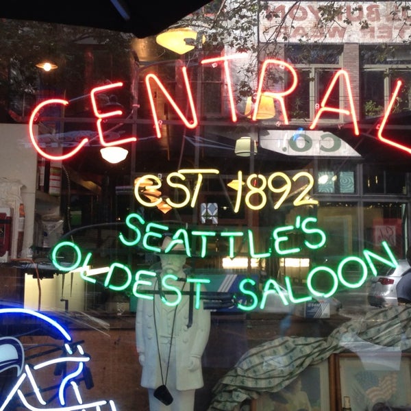 รูปภาพถ่ายที่ The Central Saloon โดย George G. เมื่อ 9/2/2013
